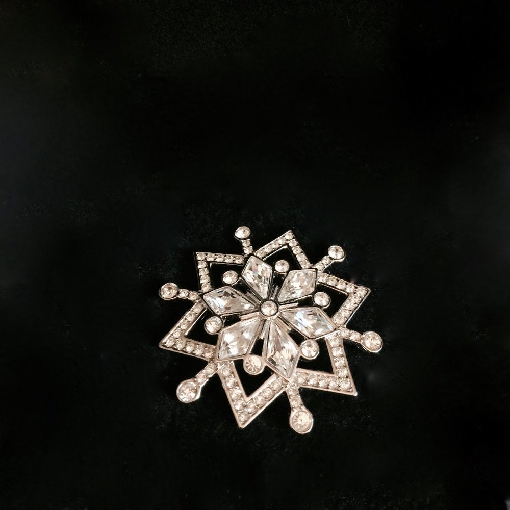 Swarovski Rhinestone Snowflake Brooch NIB